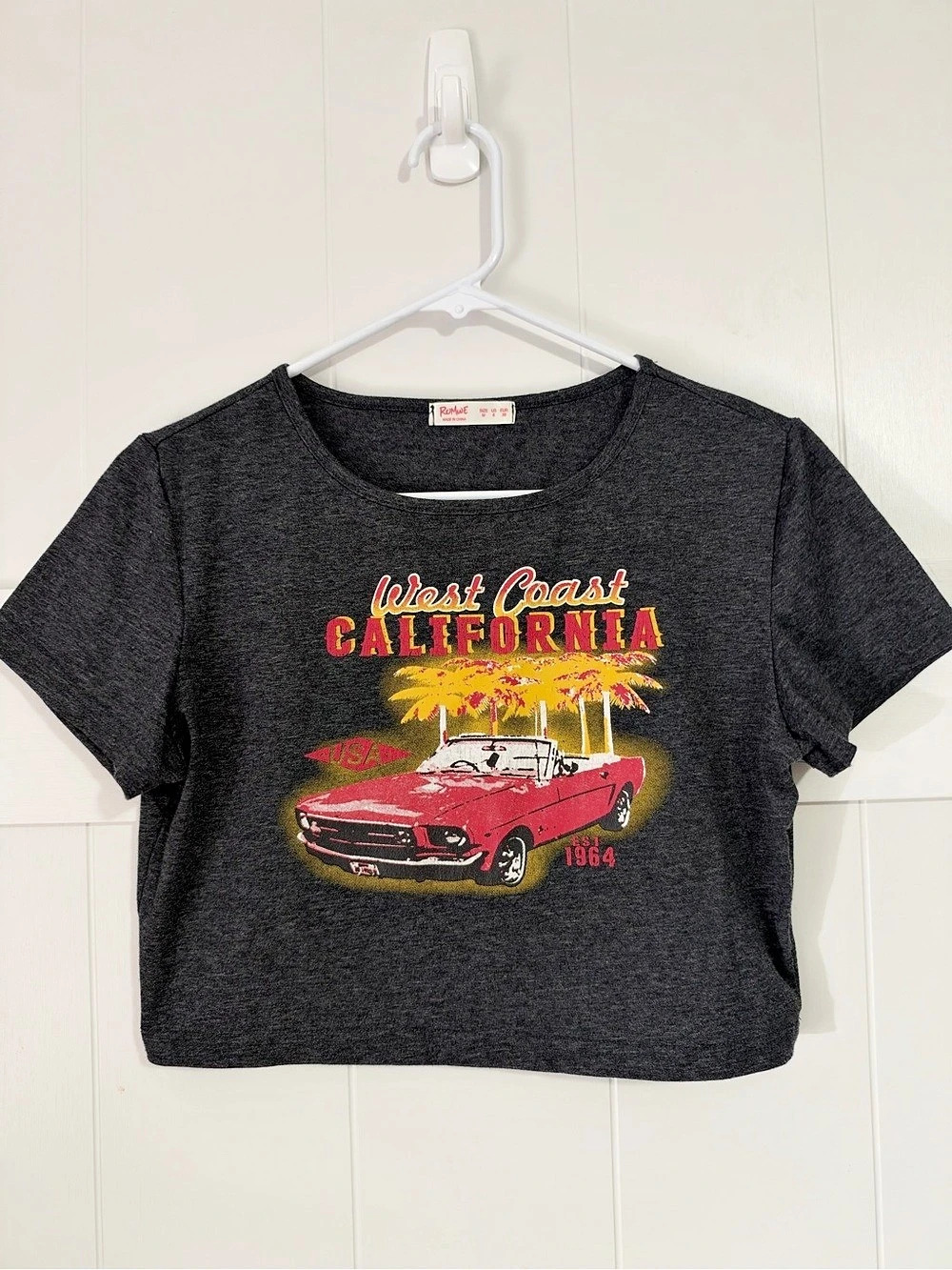 Romwe West Coast California Graphic Tee Size Medium